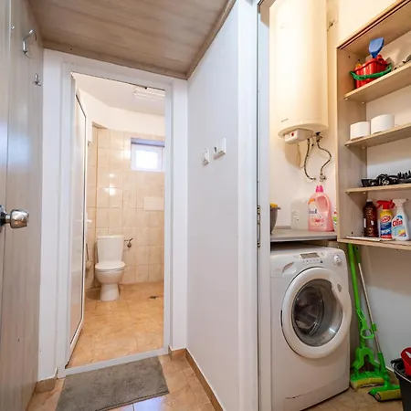 Apartman Sunny And Quiet 2bdr